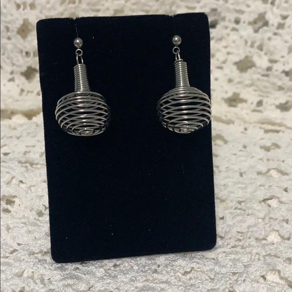 Spring style Earrings - Picture 2 of 3